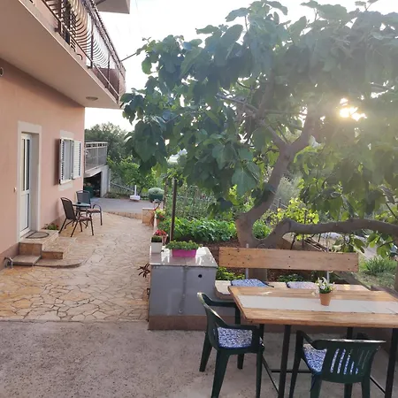 Antonela * Trogir